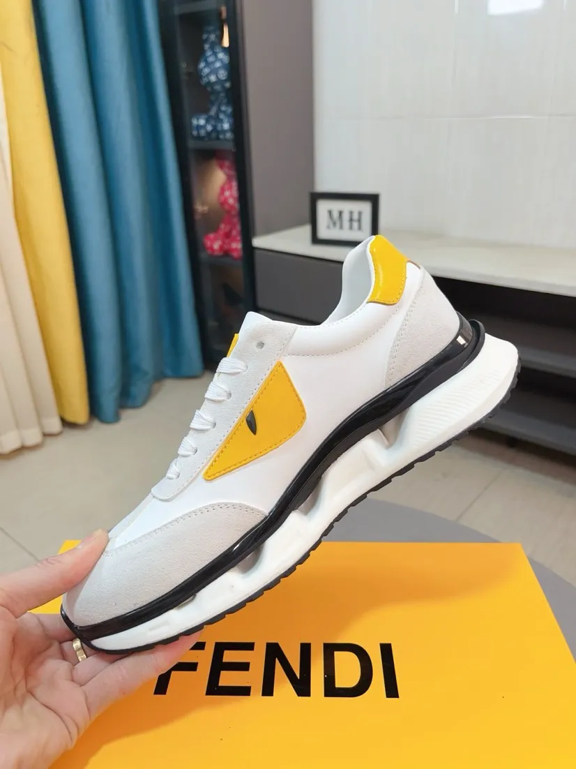 Men's shoes 💰440🌹🌹[fendi] Fendi classic and comfortable men, this complex sneaker is made of soft calfskin➕genuine leather lining➕original ultra-light rubber material with rough outsole. This unique light style is suitable for the casual and refined sensibility of this season. It is comfortable and natural on the feet. It is an everyday style for casual travel in autumn and winter! 38/44